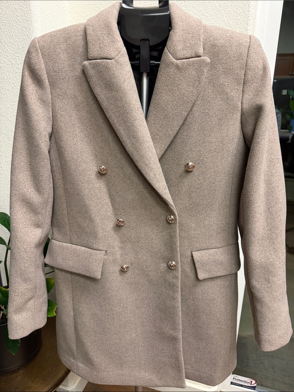 Mango Double-Breasted Wool-Blend Coat with Gold Buttons – Beige M Classic
